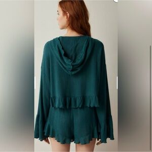 Urban Outfitters Out From Under * Lizzie* Hooded Ruffle Top in Green.XS NWOT